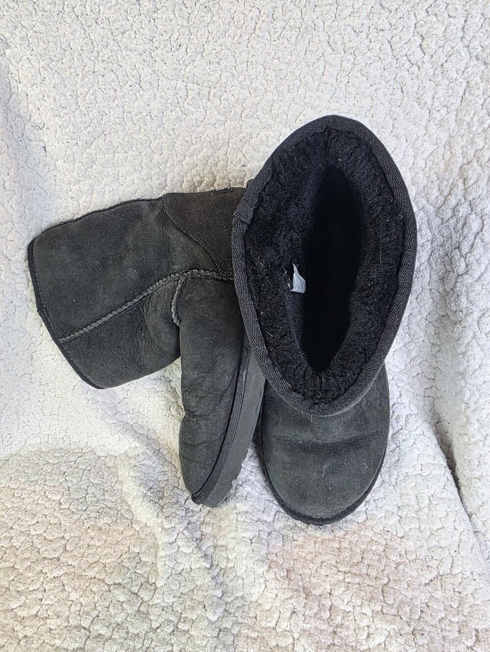 UGG Australia Women's Classic Short Boots in Black (Style 5825, US Size 9 / EU 4